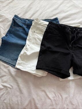 Old Navy Classic Women's Denim Shorts -  7” inseam 3 pairs